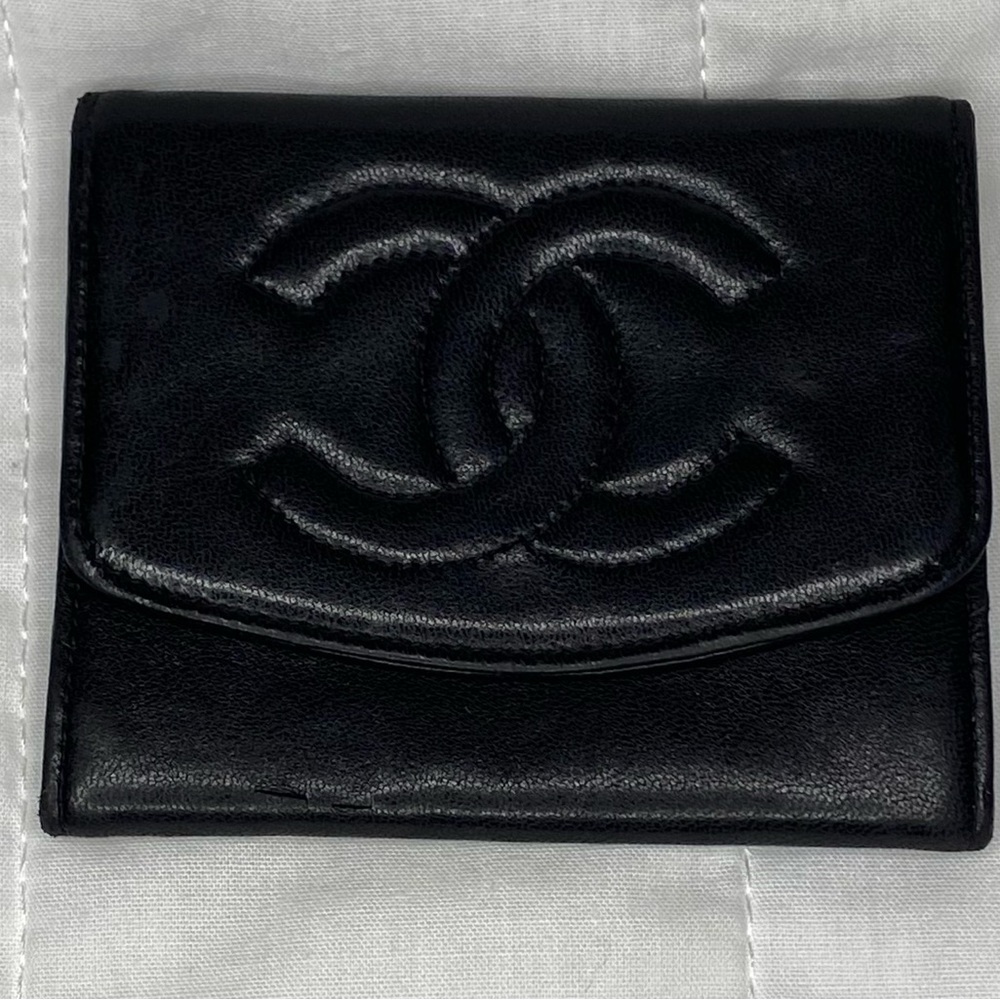 CHANEL small wallet caviar black  authentic